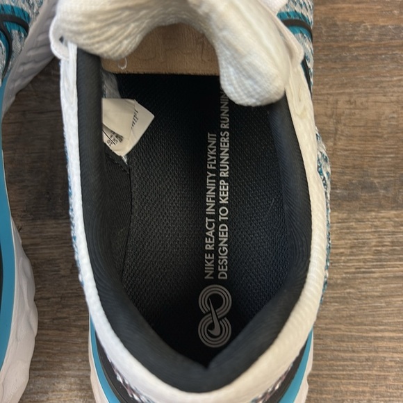 Like NEW Nike React Infinity 3 Style DH5392-102 Size 10
